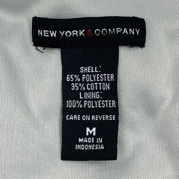 NEW York & Company Gray Floral Blouse Size Medium - Picture 9 of 9